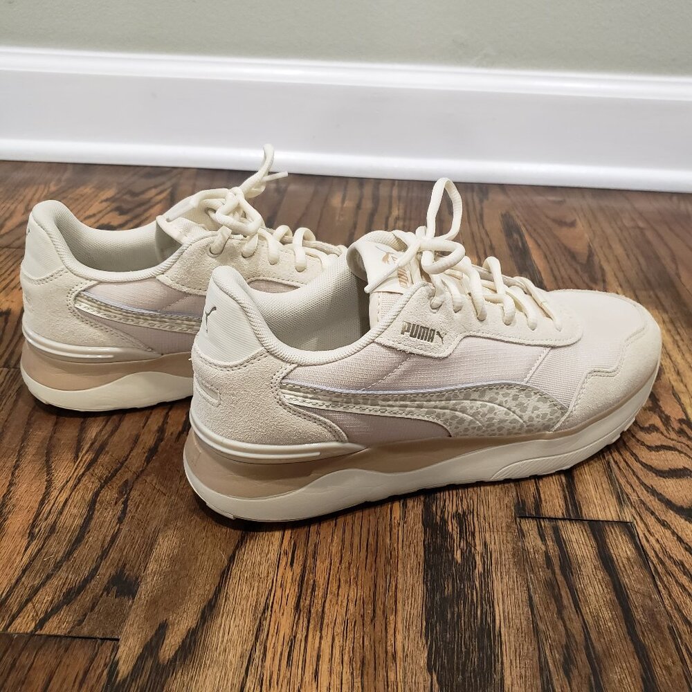Women's Size 9 Puma Tennis Shoes